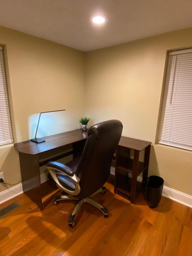 דורהאם Modern 3-Bedroom, Big Fence Yard, Pets Stay Free מראה חיצוני תמונה