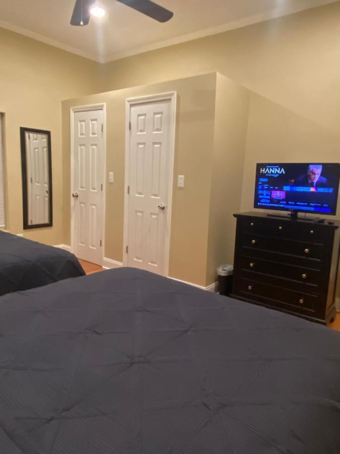 דורהאם Modern 3-Bedroom, Big Fence Yard, Pets Stay Free מראה חיצוני תמונה