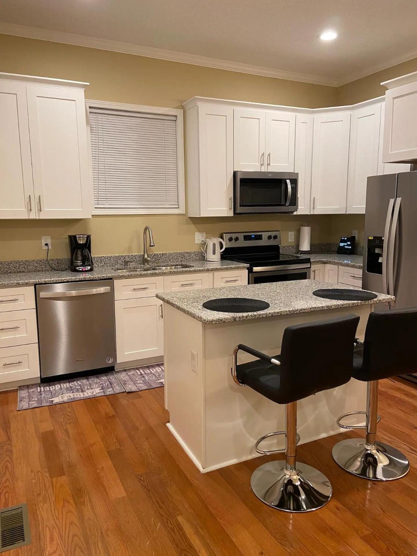דורהאם Modern 3-Bedroom, Big Fence Yard, Pets Stay Free מראה חיצוני תמונה