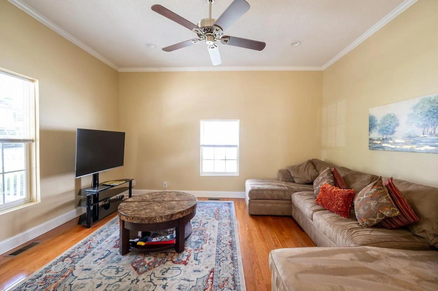 דורהאם Modern 3-Bedroom, Big Fence Yard, Pets Stay Free מראה חיצוני תמונה