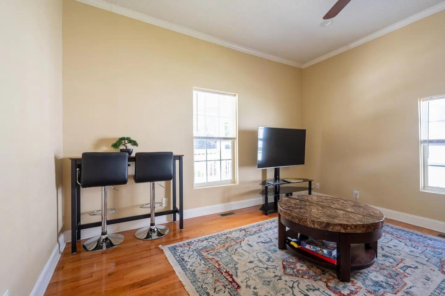 דורהאם Modern 3-Bedroom, Big Fence Yard, Pets Stay Free מראה חיצוני תמונה